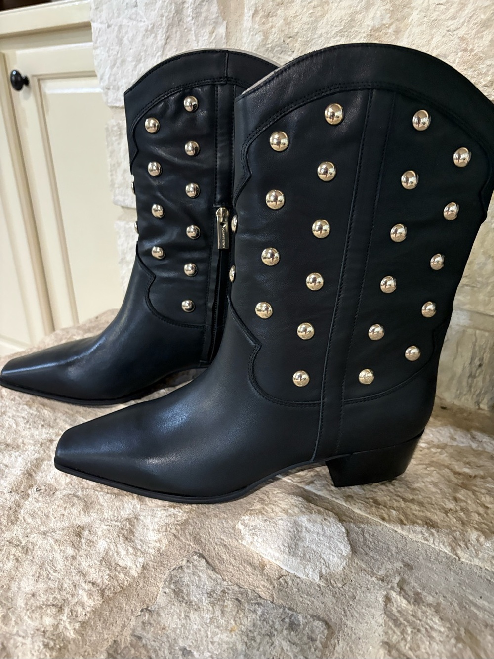 Vince Camuto Prilie Western Boot in Black Leather Size 8.5